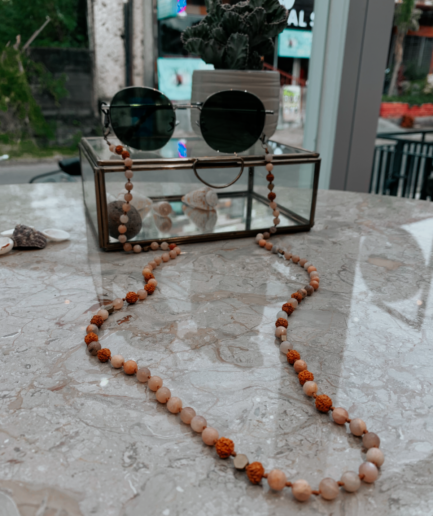 Kia Glasses Chain