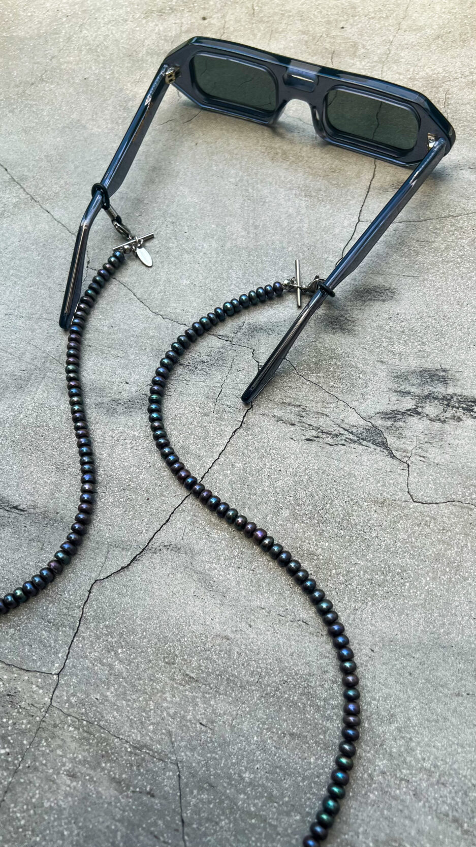 Ariel Black Pearls Glasses Chain