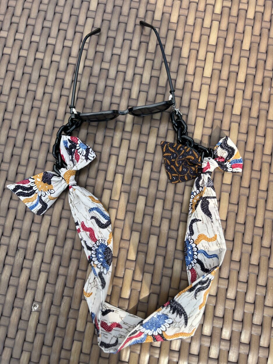 Beauty Batik Glasses Chain from Bali | ENDABEL